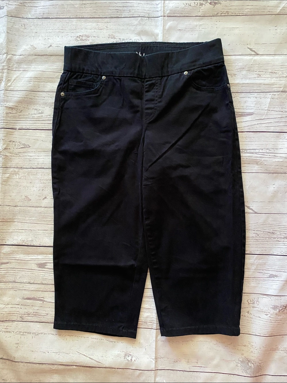 Black Pull-On Women’s Capri Pants Size S